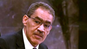 محمد شمروخ يكتب: حكايات ولها العجب: وزير.. و(وزير دولة).. وبدرجة وزير!