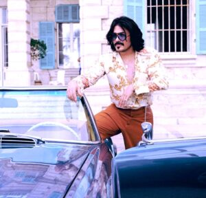 (رامي عياش) يعلن الحرب على زمن الترند: (عذبيني) تعيد الفصحى والسبعينيات إلى عرش الأغنية!