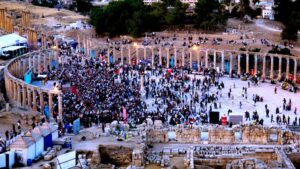 (جرش) في عامه الأربعين.. حين يلتقي عبق التاريخ بسحر الموسيقى ونجوم العرب