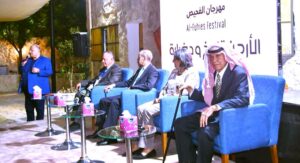 محمود درويش يعود من (المنفى) إلى الفحيص.. و(ثعلب الدروع) يكشف وجهه الآخر أمام الجمهور!