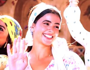 محمود عطية يكتب: حين تصبح (الصلاة) تهمة والرقص بطولة!