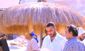 خلف أسوار منتجع الأثرياء.. (المصيف) يكشف الوجه الآخر للساحل الشمالي