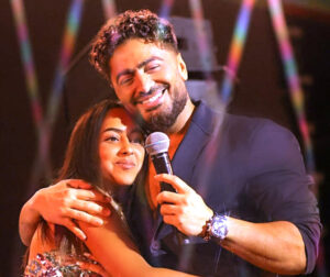 محمود حسونة يكتب: نجوم كبار يحولون (المسرح) إلى حضانة.. والغناء تركة