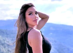 سارة سلامة بعد 9 سنوات من الغياب: ماذا تخبئ داخل (فاترينة)؟