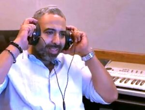 (محمد عدوية) يفتح صندوق مفاجآت ألبومه الجديد (جوه عيني)