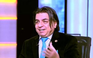 محمود عطية يكتب: حين تصبح (الصلاة) تهمة والرقص بطولة!