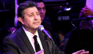 (هاني شاكر) يعود إلى الأوبرا من بوابة مهرجان الموسيقى العربية.. حين يغيب الفنان ويبقى صوته