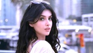 (سارة بركة).. موهبة لا تكتفي بأن تمثل الشخصية بل تبحث عن روحها!