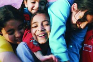 من المنوفية إلى شيكاغو.. (البرّانية) تحمل الحكاية المصرية إلى أمريكا الشمالية